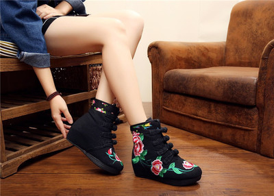 繡花靴子 民族風情與戶外運動的優雅融合